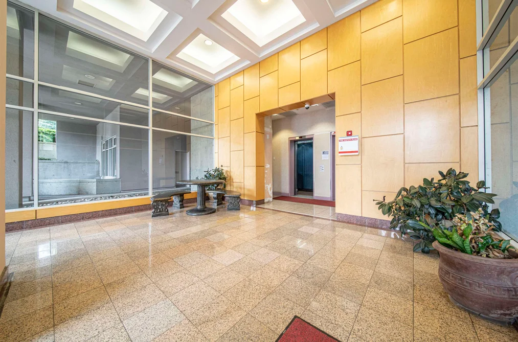 402 9633 MANCHESTER DRIVE, Burnaby BC V3N 4Y9, Burnaby BC — Residential for Sale - Photo 2