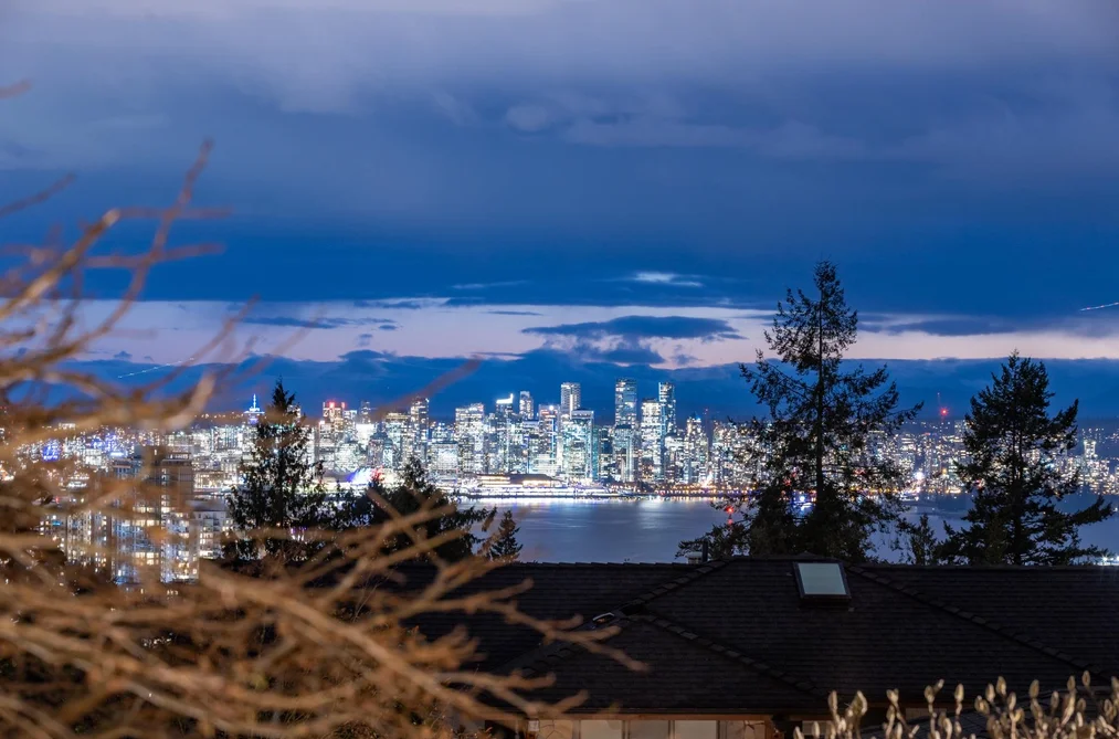 402 BRAND STREET, North Vancouver BC V7N 1E9, North Vancouver BC — Residential for Sale - Photo 2