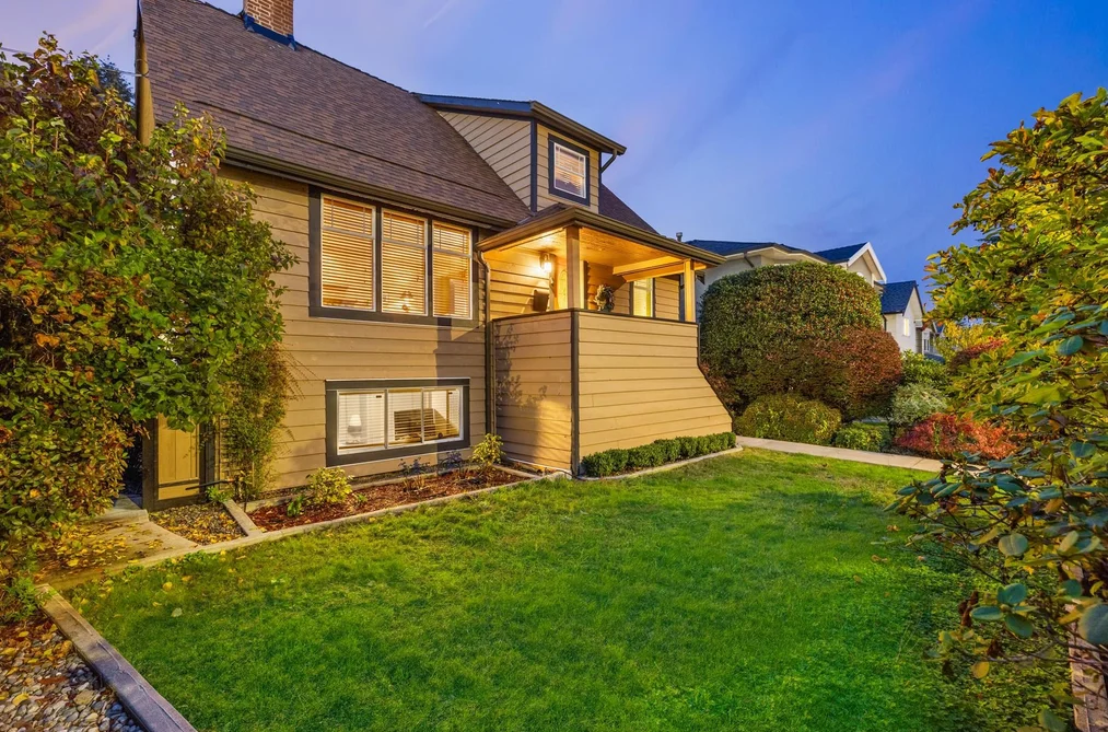 402 E 13TH STREET, North Vancouver BC V7L 2M1, North Vancouver BC — Residential for Sale - Photo 2