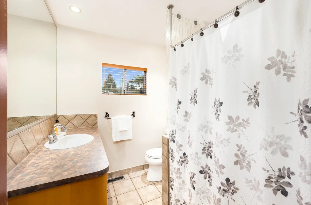 402 E 13th Street, North Vancouver, BC - MLS: R3179397 - Photo 11 402 E 13th Street, North Vancouver, BC - MLS: R3179397 - Photo 11