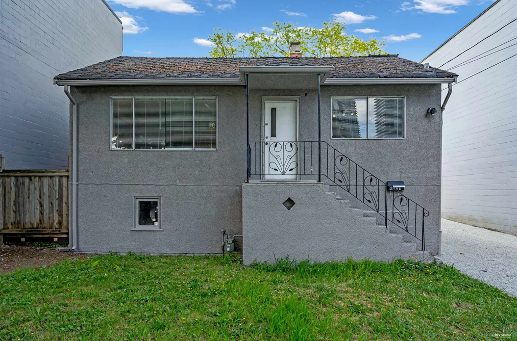 House for sale at 4021 Graveley Street Burnaby British Columbia - MLS: R3061435