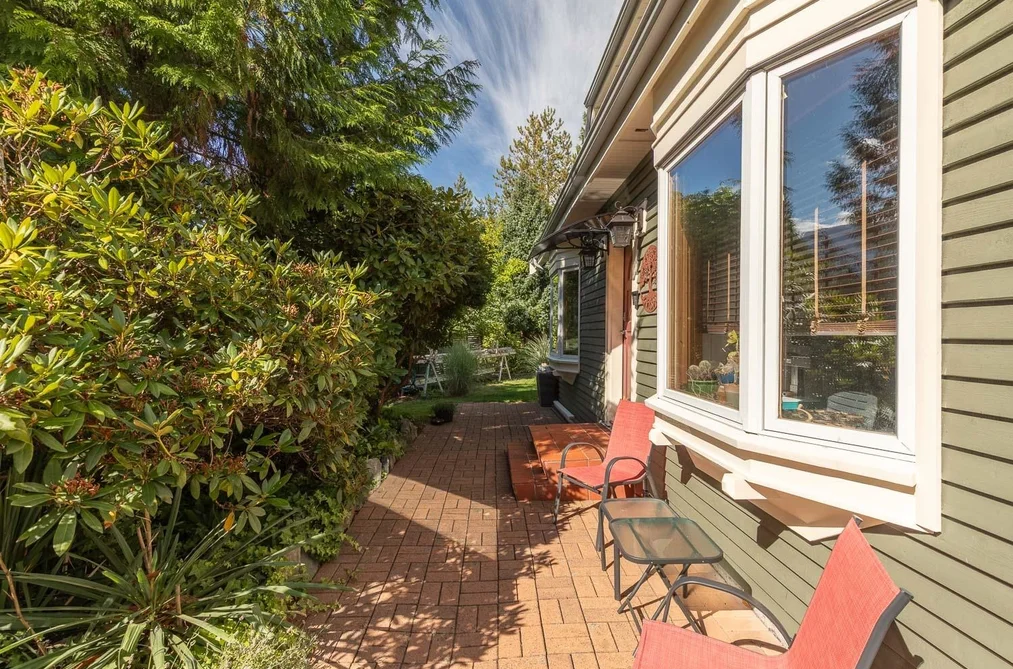 40235 Kintyre Drive, Squamish, BC - MLS: R3163570 - Photo 6 40235 Kintyre Drive, Squamish, BC - MLS: R3163570 - Photo 6