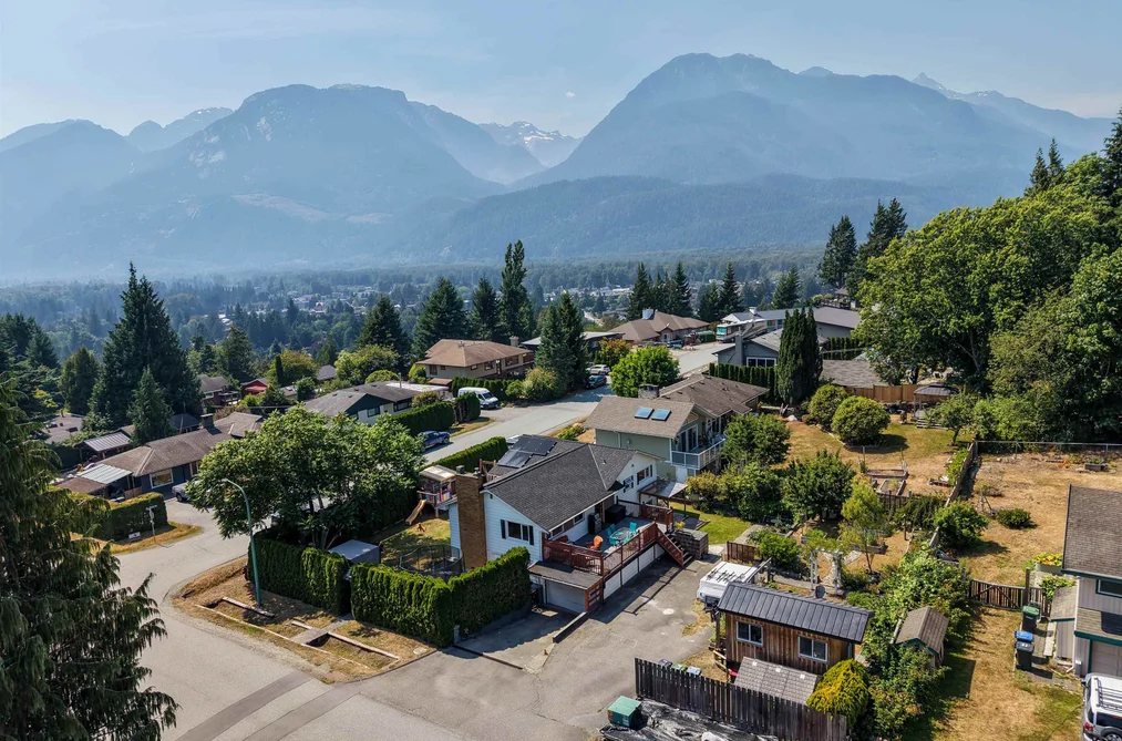 House for sale at 40256 Ayr Drive Squamish British Columbia - MLS: R3149878