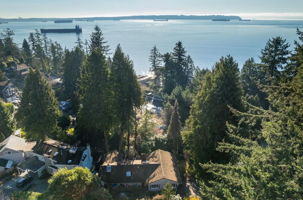 4028 ROSE CRESCENT, West Vancouver BC V7V 2N7, West Vancouver BC — Residential for Sale - Photo 2