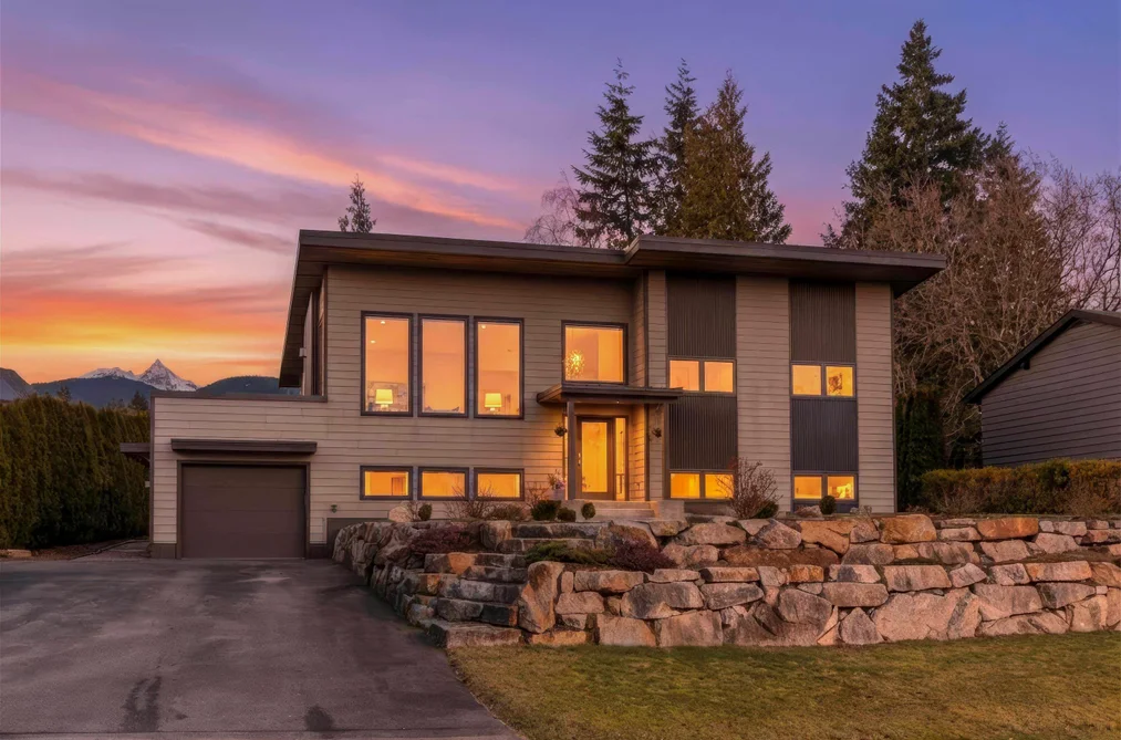 House for sale at 40298 Ayr Drive Squamish British Columbia - MLS: R3082261