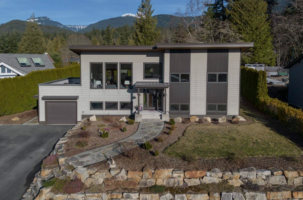 40298 AYR DRIVE, Squamish BC V8B 0B6, Squamish BC — Residential for Sale - Photo 2