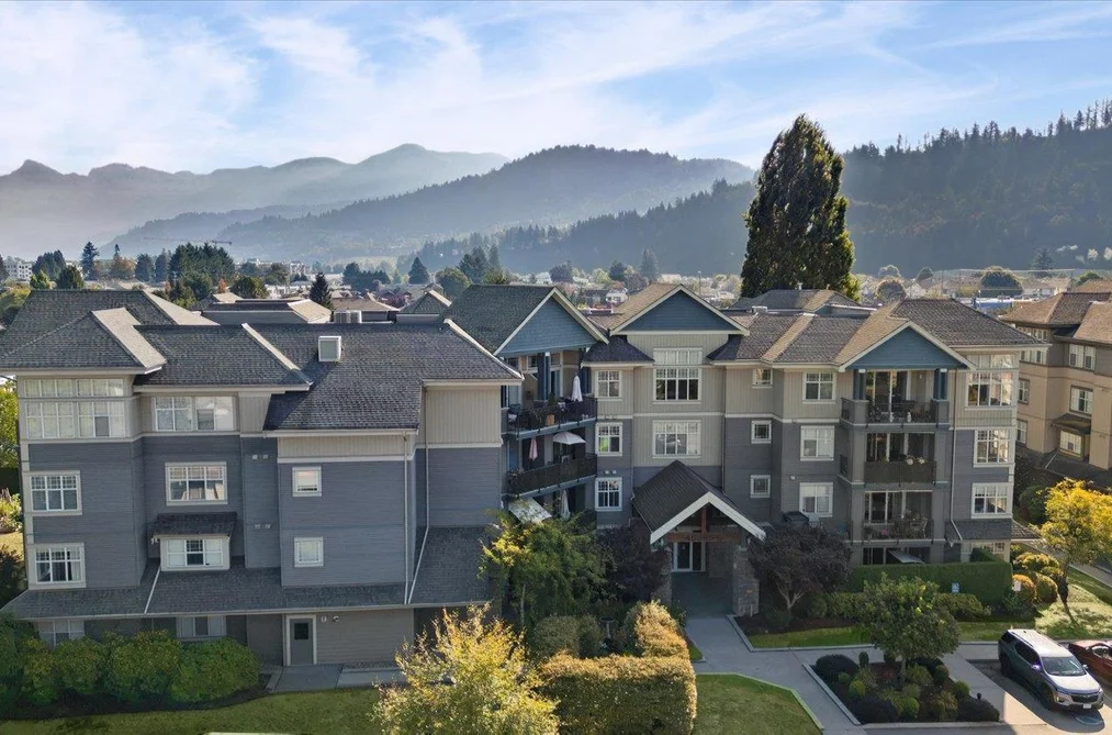 Condo for sale at 402c 45595 Tamihi Way Chilliwack British Columbia - MLS: R3160499