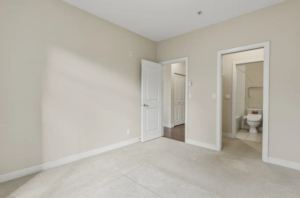 403 10499 UNIVERSITY DRIVE, Surrey, BC — Residential for Sale — Photo 14 of 22
