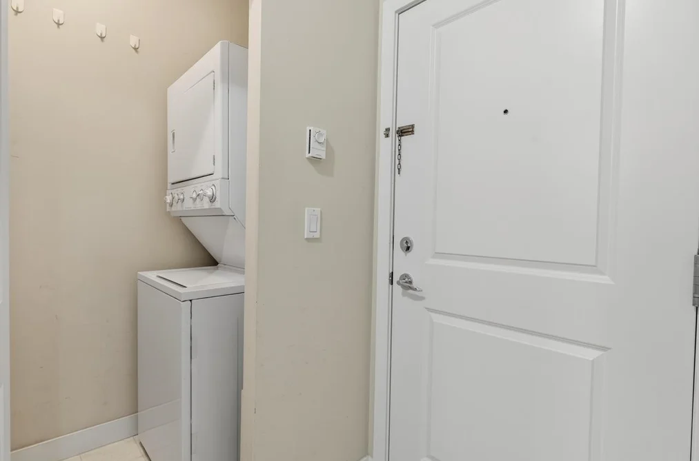 403 10499 UNIVERSITY DRIVE, Surrey, BC — Residential for Sale — Photo 21 of 22