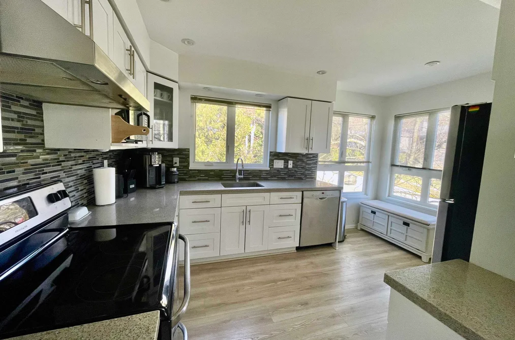 403 106 W KINGS ROAD, North Vancouver BC V7N 2L8, North Vancouver BC — Residential for Sale - Photo 4