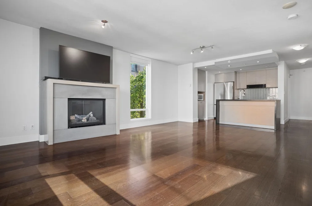 Condo for sale at 403 1530 W 8th Avenue Vancouver British Columbia - MLS: R3131955