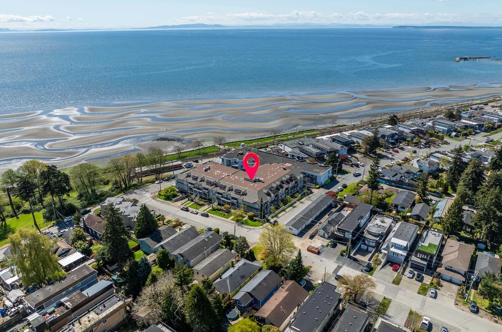 Condo for sale at 403 15621 Marine Drive White Rock British Columbia - MLS: R3112020