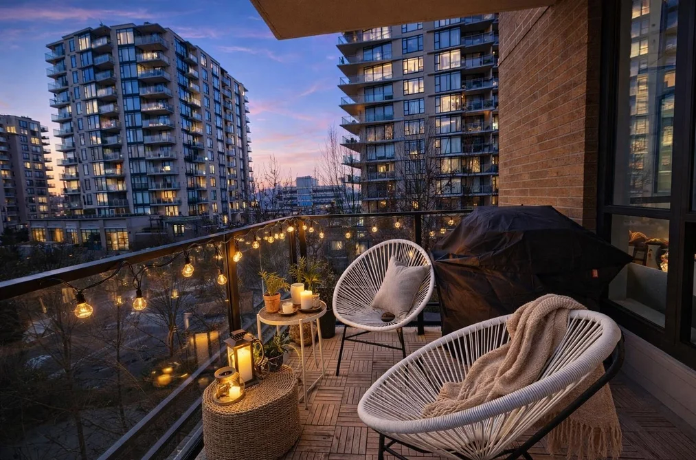 Condo for sale at 403 170 W 1st Street North Vancouver British Columbia - MLS: R3110435