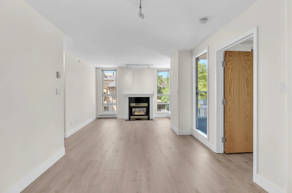 403 1818 WEST 6TH AVENUE, Vancouver BC V6J 1R6, Vancouver BC — Residential for Sale — Photo 4 of 37