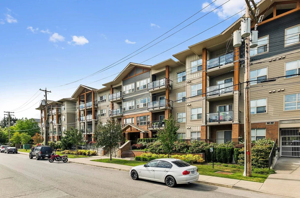 Condo for sale at 403 20219 54a Avenue Langley British Columbia - MLS: R3052153