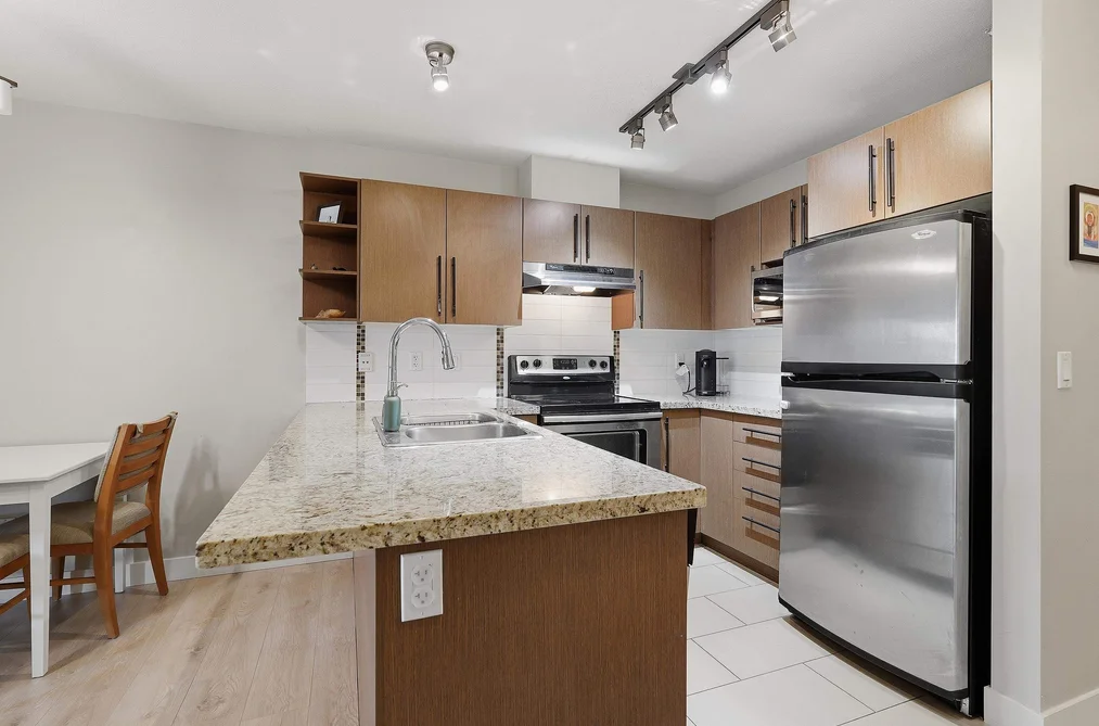 403 2088 BETA AVENUE, Burnaby BC V5C 0C8, Burnaby BC — Residential for Sale — Photo 5 of 30