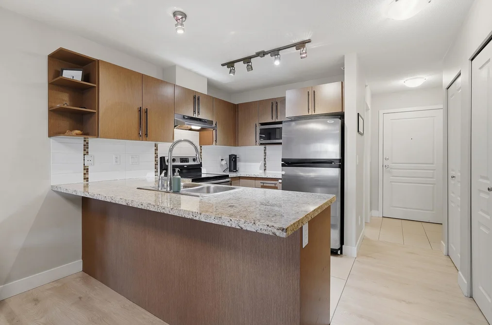 403 2088 BETA AVENUE, Burnaby BC V5C 0C8, Burnaby BC — Residential for Sale — Photo 8 of 30