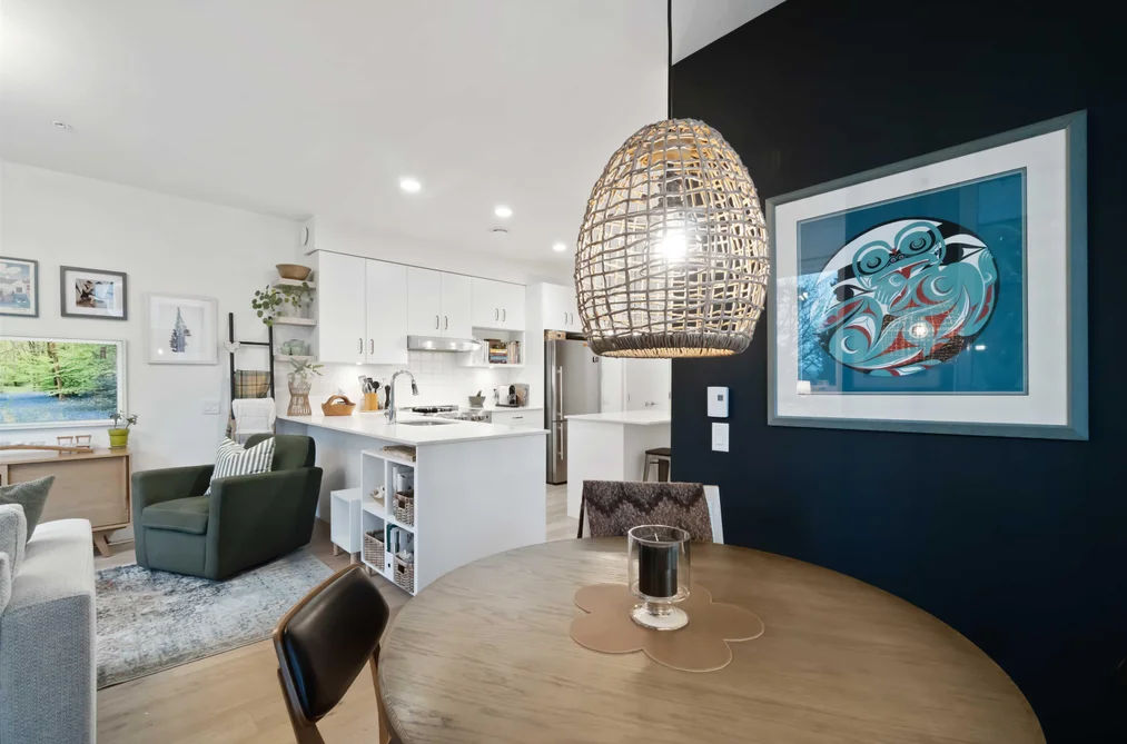403 2137 CHESTERFIELD AVENUE, North Vancouver BC V7M 2P7, North Vancouver BC — Residential for Sale - Photo 3