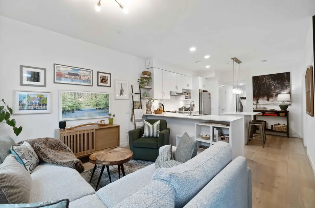 403 2137 CHESTERFIELD AVENUE, North Vancouver BC V7M 2P7, North Vancouver BC — Residential for Sale - Photo 4