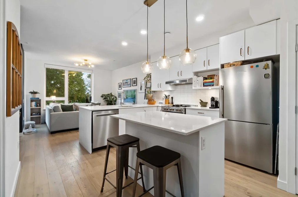 403 2137 CHESTERFIELD AVENUE, North Vancouver BC V7M 2P7, North Vancouver BC — Residential for Sale - Photo 5