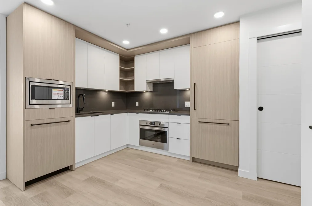 Condo for sale at 403 2268 E Broadway Vancouver British Columbia - MLS: R3153527