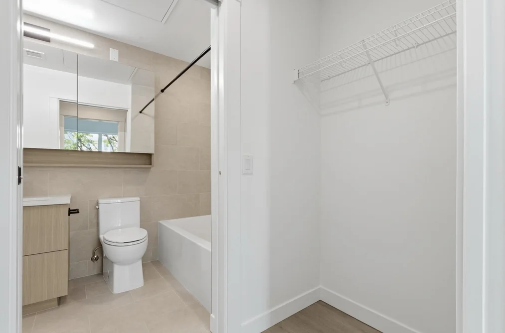 403 2268 E BROADWAY, Vancouver BC V5N 0L2, Vancouver BC — Residential for Sale — Photo 11 of 28