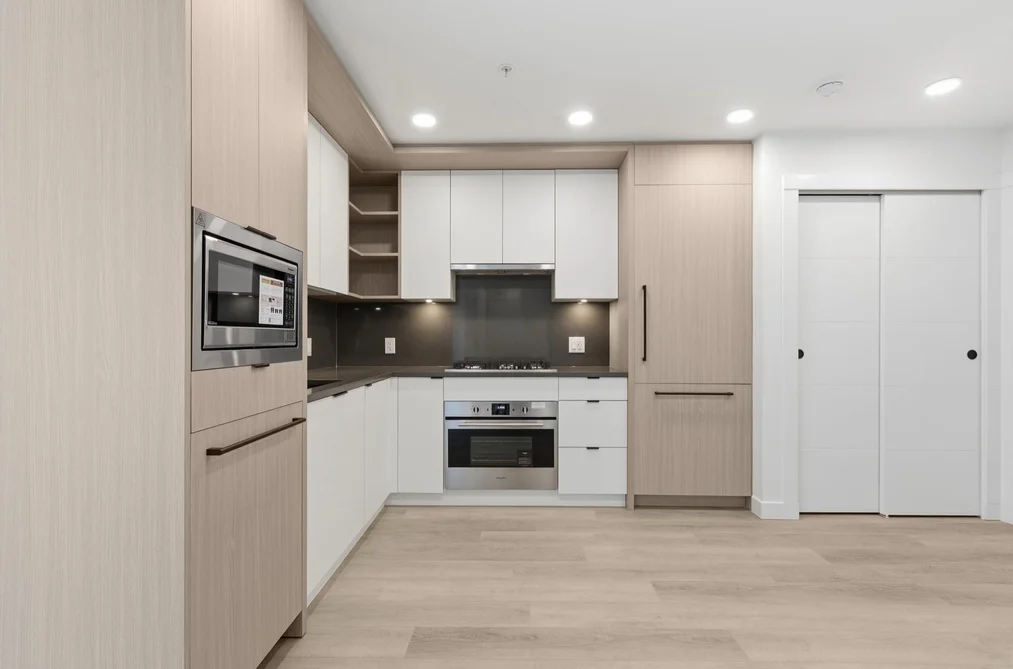 403 2268 E BROADWAY, Vancouver BC V5N 0L2, Vancouver BC — Residential for Sale — Photo 2 of 28