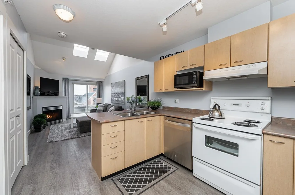 403 3939 HASTINGS STREET, Burnaby BC V5C 2H8, Burnaby BC — Residential for Sale — Photo 7 of 39