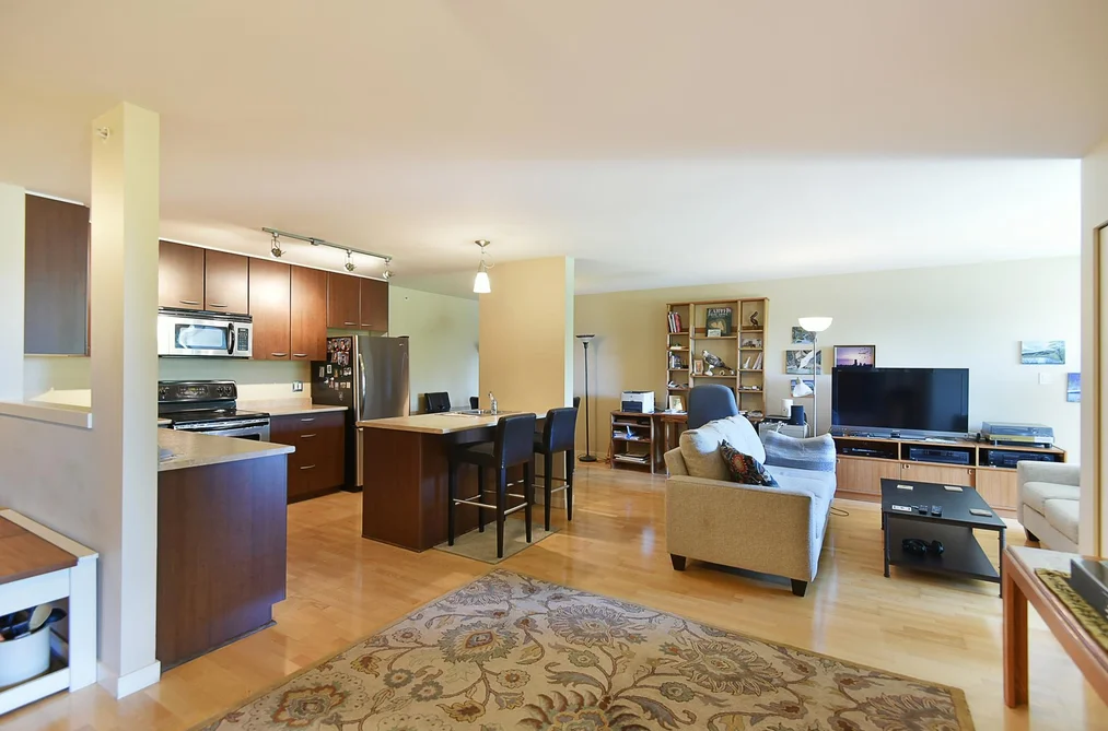 Condo for sale at 403 5631 Inlet Avenue Sechelt British Columbia - MLS: R3132729