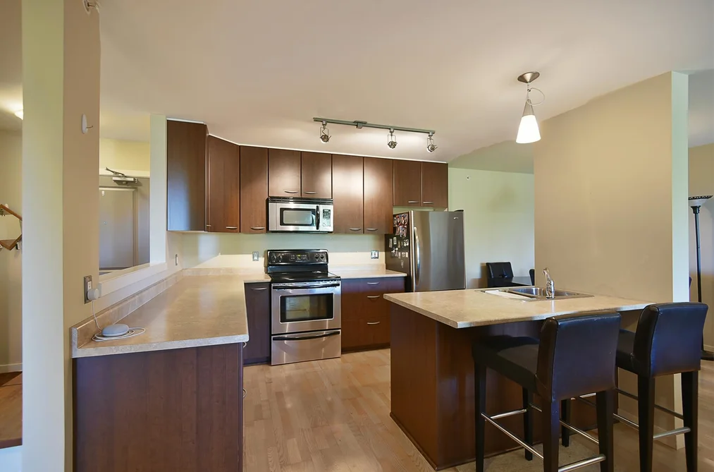 403 5631 INLET AVENUE, Sechelt BC V7Z 0J1, Sechelt BC — Residential for Sale - Photo 2