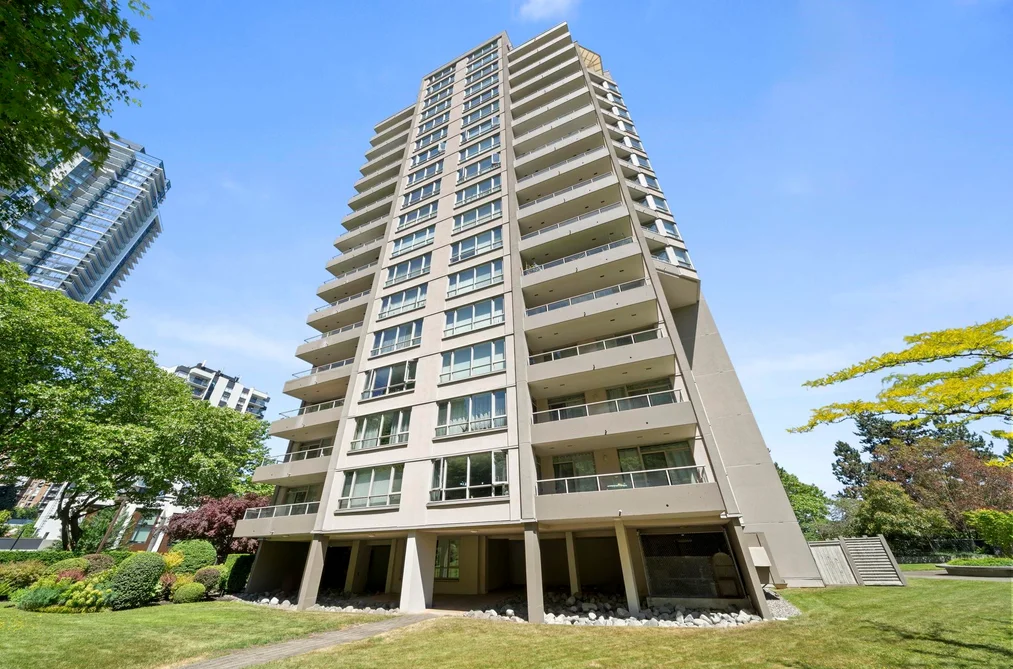 Condo for sale at 403 6070 Mcmurray Avenue Burnaby British Columbia - MLS: R3130380