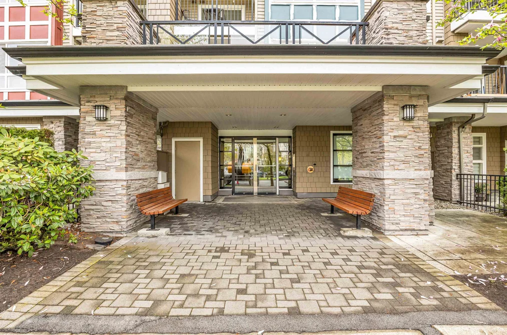 Condo for sale at 403 7088 Mont Royal Square Vancouver British Columbia - MLS: R3107835