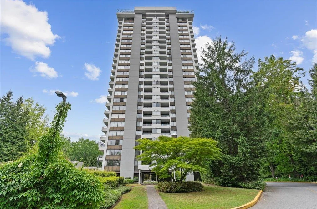 Condo for sale at 403 9521 Cardston Court Burnaby British Columbia - MLS: R3130989