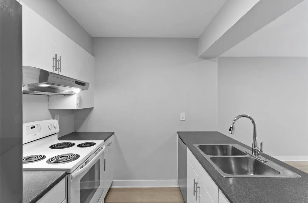 403 9521 CARDSTON COURT, Burnaby BC V3N 4R8, Burnaby BC — Residential for Sale - Photo 2