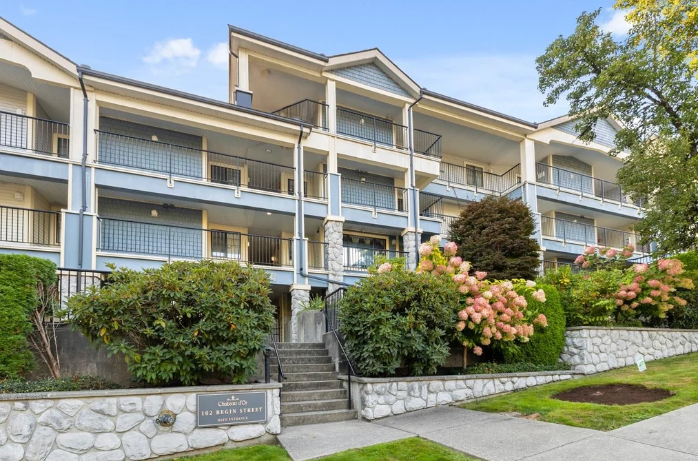 Condo for sale at 404 102 Begin Street Coquitlam British Columbia - MLS: R3109329