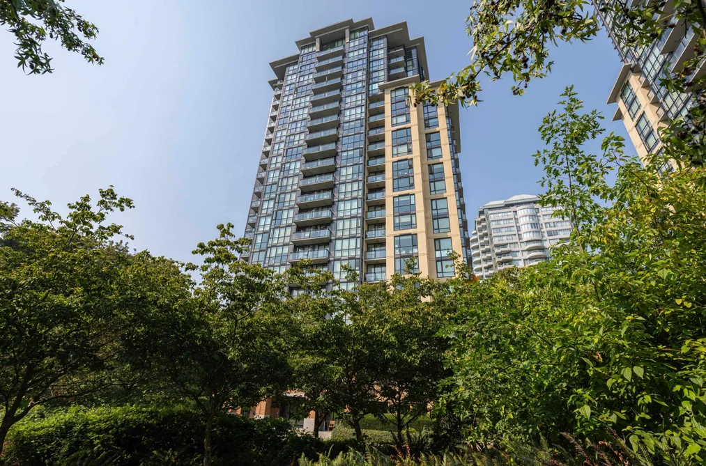 Condo for sale at 404 13380 108th Avenue Surrey British Columbia - MLS: R3153869
