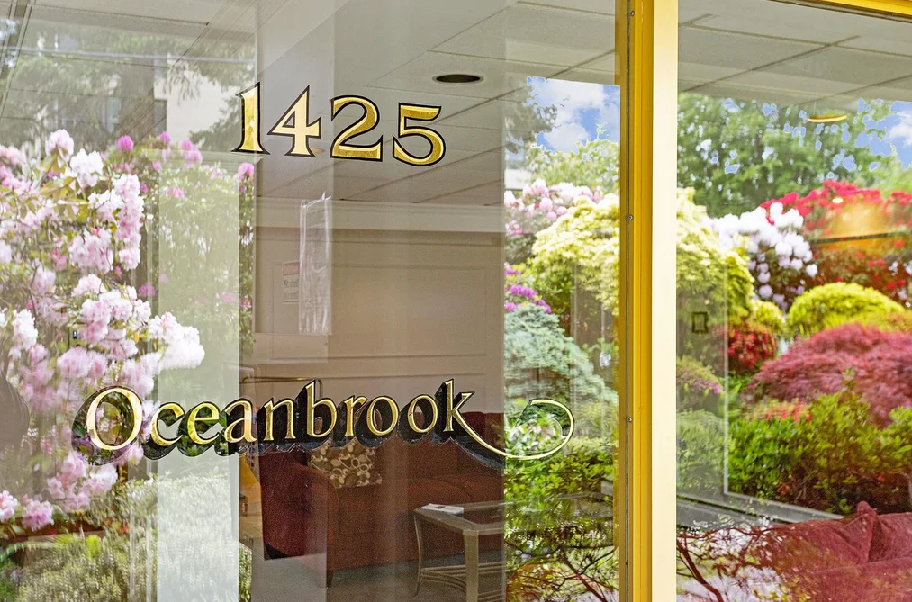 Condo for sale at 404 1425 Esquimalt Avenue West Vancouver British Columbia - MLS: R3123886