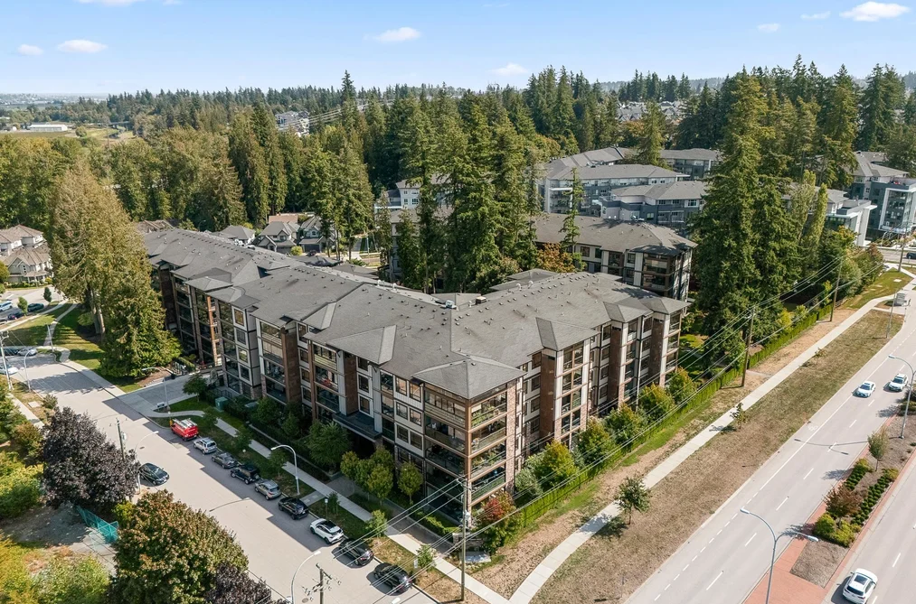 Condo for sale at 404 14588 Mcdougall Drive Surrey British Columbia - MLS: R3114441