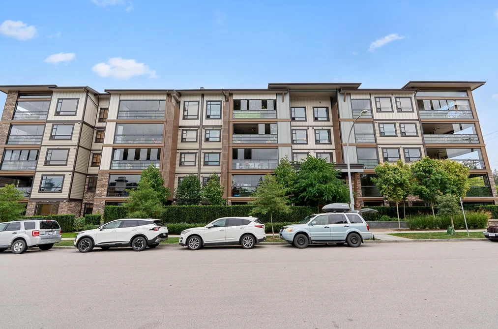 404 14588 MCDOUGALL DRIVE, Surrey BC V4P 0H1, Surrey BC — Residential for Sale - Photo 2