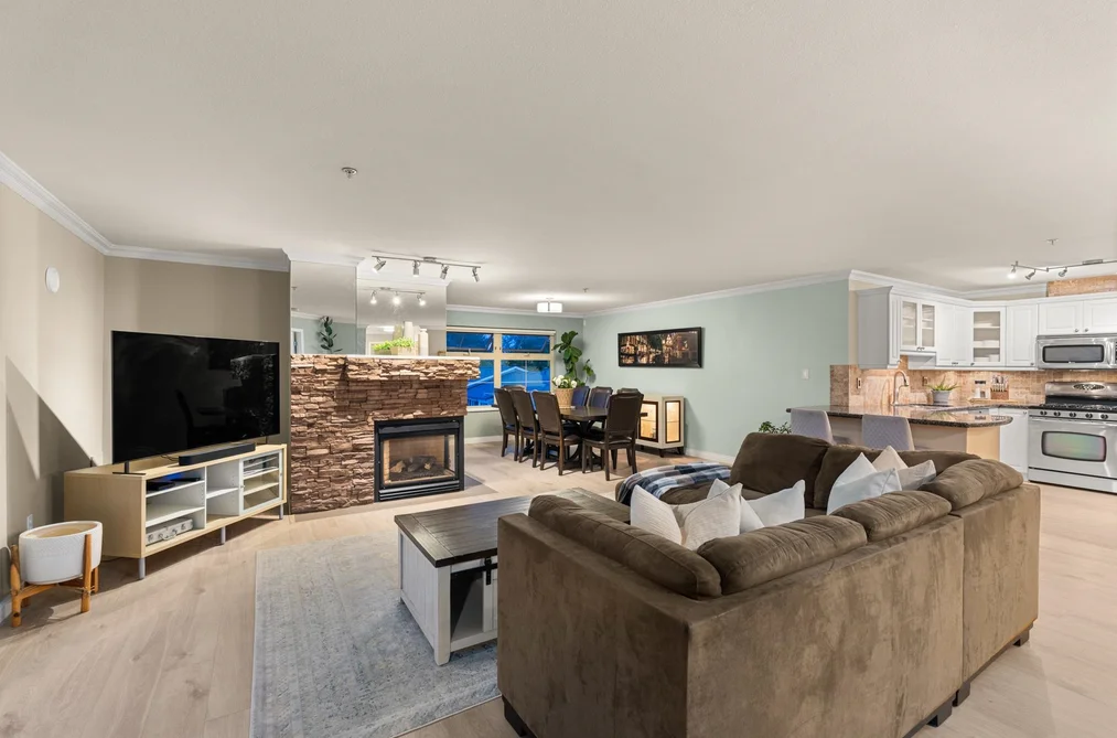 404 15220 GUILDFORD DRIVE, Surrey BC V3R 0Y6, Surrey BC — Residential for Sale - Photo 6