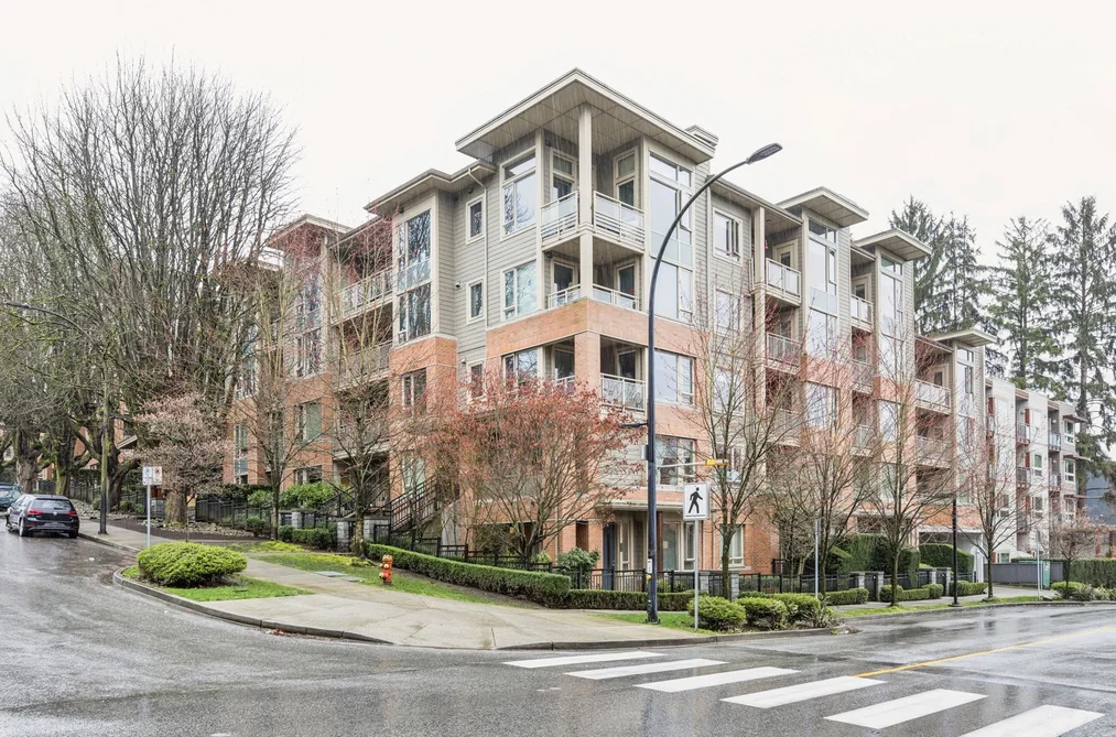 Condo for sale at 404 159 W 22nd Street North Vancouver British Columbia - MLS: R3117596
