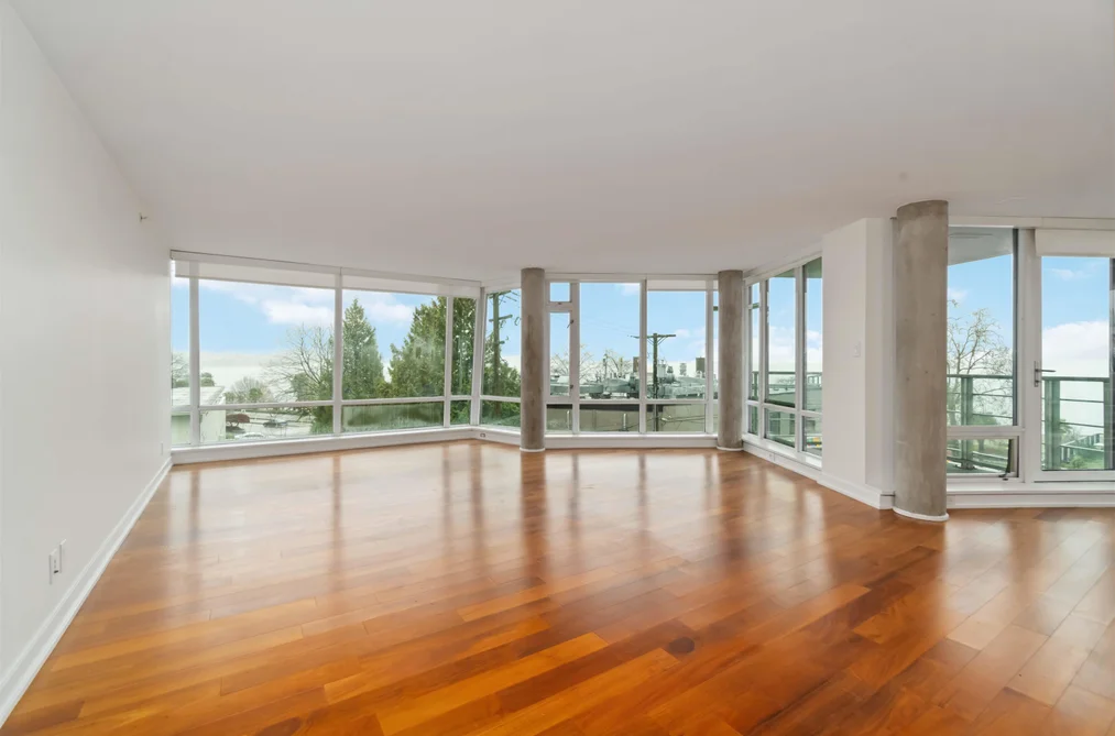 Condo for sale at 404 1762 Davie Street Vancouver British Columbia - MLS: R3109086