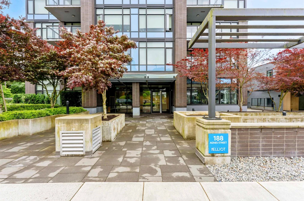 404 188 SW AGNES STREET, New Westminster BC V3L 0H6, New Westminster BC — Residential for Sale - Photo 2