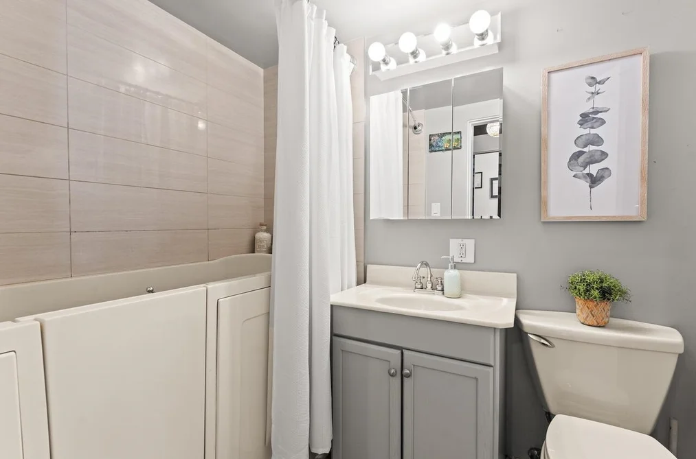 304 1975 PENDRELL STREET, Vancouver BC V6G 1T6, Vancouver BC — Residential for Sale — Photo 16 of 22