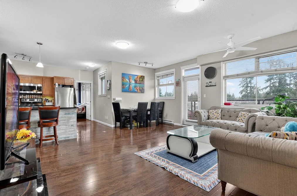 Condo for sale at 404 22858 Lougheed Highway Maple Ridge British Columbia - MLS: R3124941