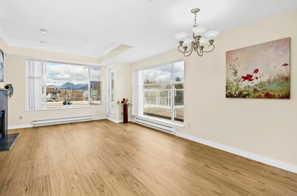 Condo for sale at 404 2340 Hawthorne Avenue Port Coquitlam British Columbia - MLS: R3106314