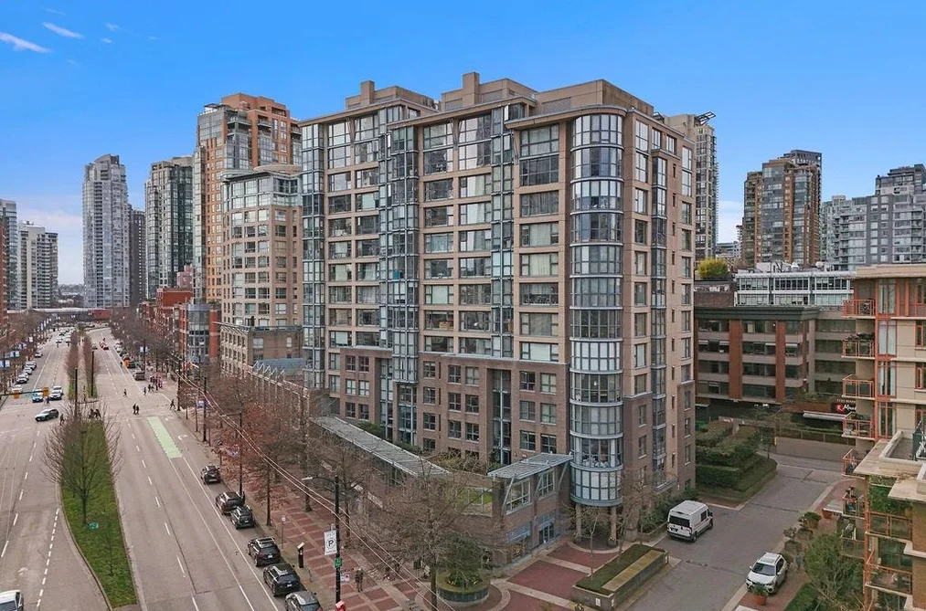 Condo for sale at 404 238 Alvin Narod Mews Vancouver British Columbia - MLS: R3115774