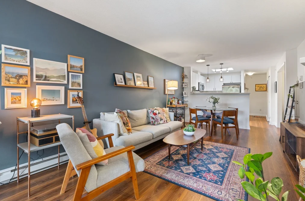 Condo for sale at 404 2741 E Hastings Street Vancouver British Columbia - MLS: R3122323