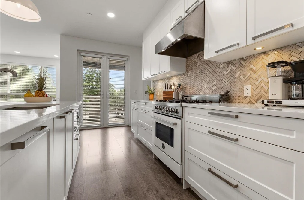404 33540 MAYFAIR AVENUE, Abbotsford BC V2S 0J3, Abbotsford BC — Residential for Sale — Photo 5 of 40