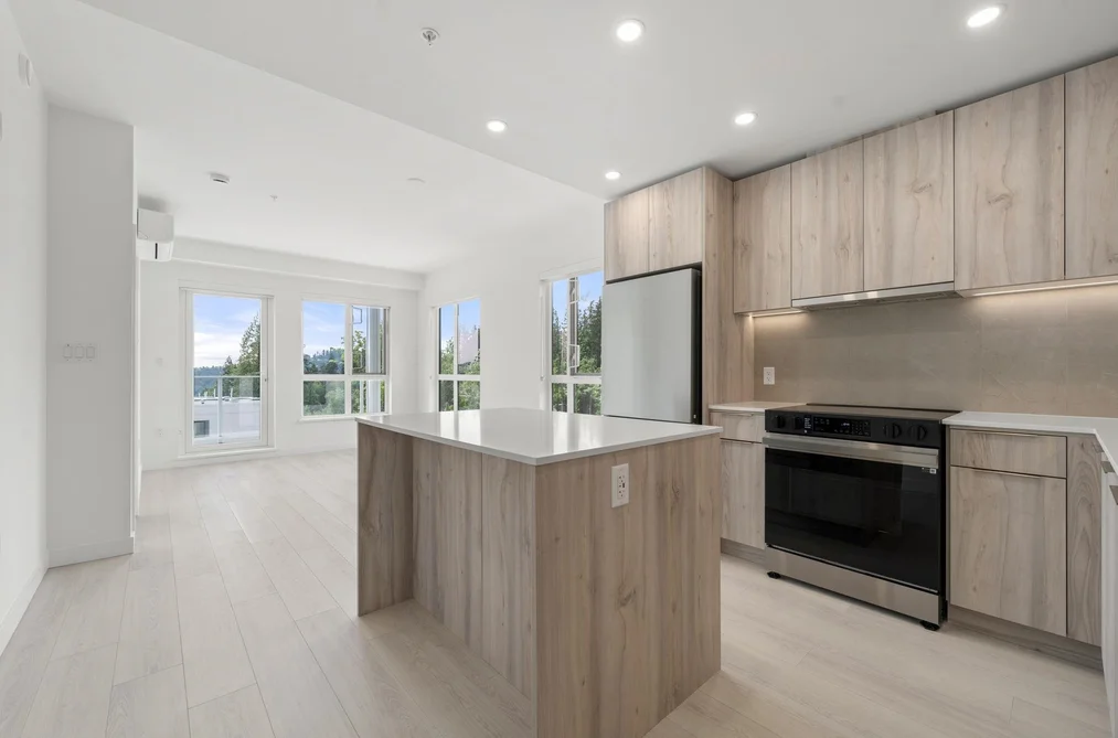 Condo for sale at 404 3594 Malsum Drive North Vancouver British Columbia - MLS: R3121270